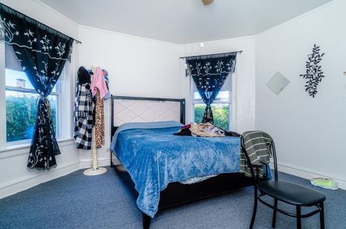 6329 Mozart St, Chicago IL 60629-2324 exterior