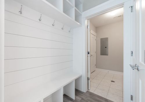 6502 University Ave, Chicago IL 60619-1327 exterior