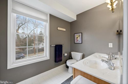 26 5 St, Media PA 19063-2819 exterior