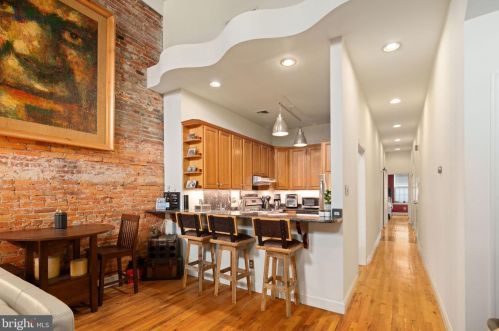 606 2nd St, Philadelphia PA 19133-3303 exterior