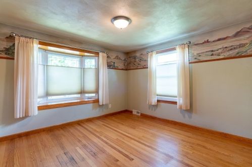 25 Chestnut St, West Springfield MA 01089-2804 exterior