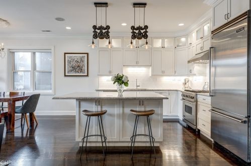 3510 Southport Ave, Chicago, IL 60657-1436