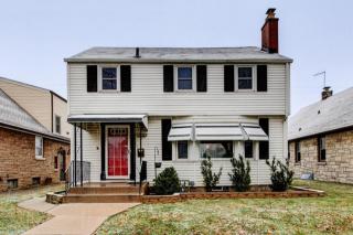 3130 28th St, Milwaukee, WI 53215-4308