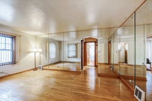 2246 9 Ave, Broadview IL 60153-1531 exterior