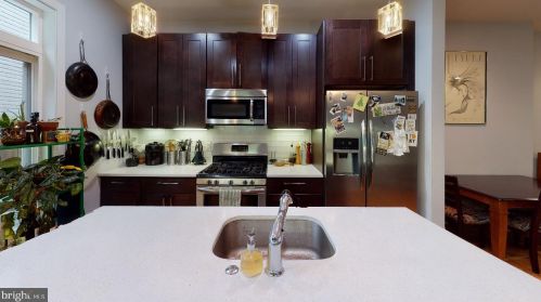 405 Dickinson St, Philadelphia PA  19147-6516 exterior