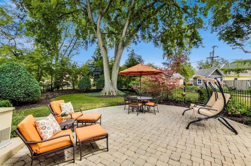 329 Kenmore Ave, Elmhurst IL 60126-3517 exterior