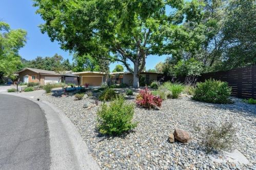 3535 Mesa Verdes Dr, Folsom, CA 95762-4552