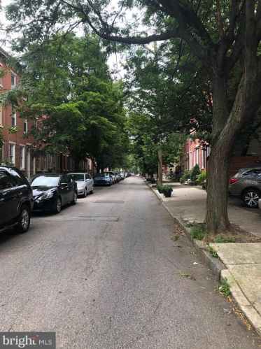 2038 Brandywine St, Philadelphia PA  19130-3205 exterior