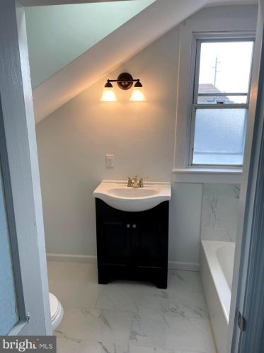 1808 Broad St, Trenton NJ  08610-6069 exterior