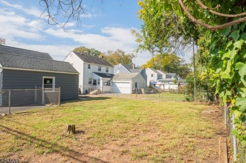 78 Henshaw Ave, Springfield NJ  07081-2210 exterior