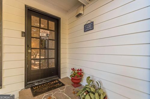 1620 Chevron Way, Atlanta GA  30350-4430 exterior