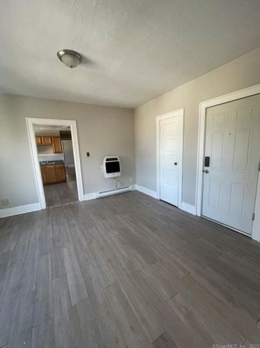 215 Beaver St, New Britain CT  06051-1000 exterior