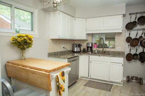 1577 Melton Rd, Bham MI  48009-7275 exterior