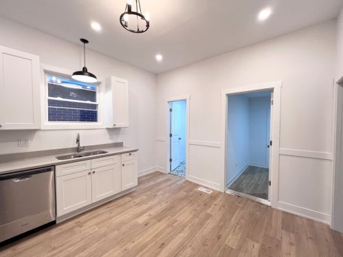 7928 Muskegon Ave, Chicago IL  60617-1423 exterior