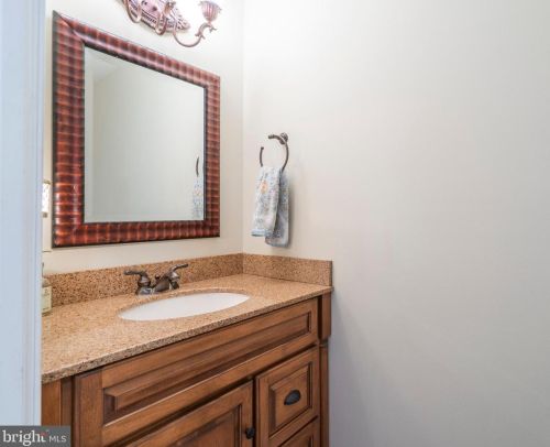 272 Steeplechase Dr, Media PA 19063-1958 exterior