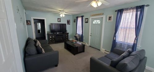 32 Thompson Rd, Webster MA 01570-1405 exterior