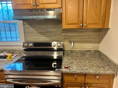 1236 Duncan Pl, Washington DC  20002-6336 exterior