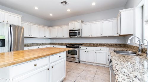 27626 18th Dr, Phoenix AZ  85085-5325 exterior