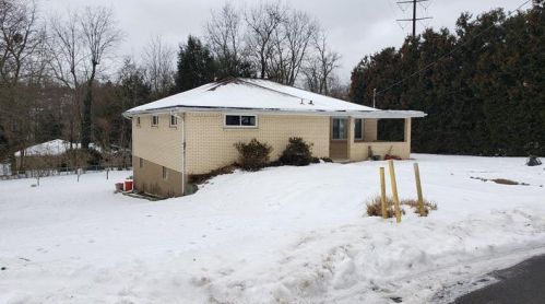 253 Garlow Dr, Pittsburgh, PA 15235-1916