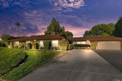 1555 Bellefontaine Dr, Riverside, CA 92506-3726