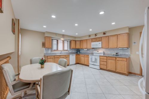 7341 Ainslie St, Chicago IL 60706-3516 exterior