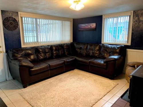 472 1st St, Pittsburgh PA 15227-3800 exterior