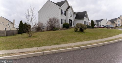1476 Meadowview Dr, Pottstown, PA 19464-1939