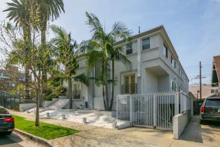 957 Gramercy Dr, Los Angeles CA  90019-2265 exterior