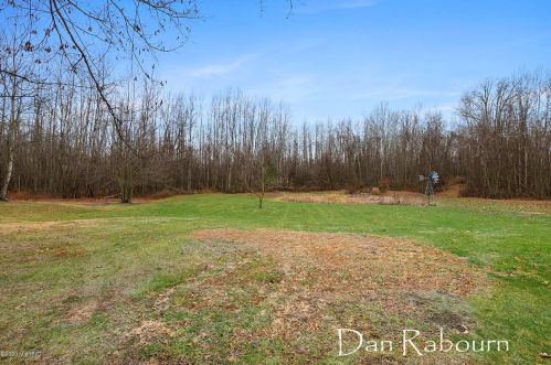 1662 136th St, Grant MI 49327-9643 exterior