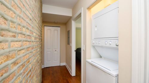 1549 Sherwin Ave, Chicago IL  60626-2127 exterior