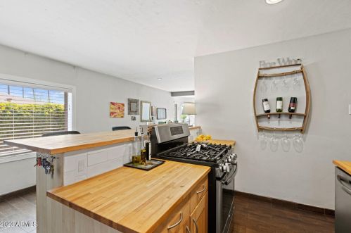 9637 Central Ave, Phoenix AZ  85020-2033 exterior