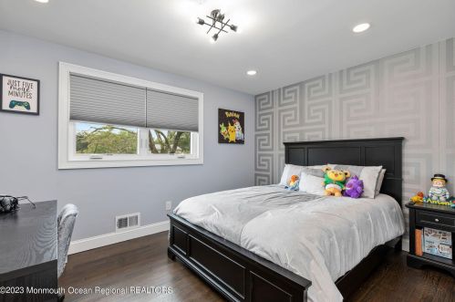 6 Stevens Pl, Hazlet NJ  07730-1205 exterior