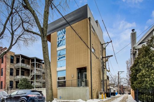 2610 Mildred Ave, Chicago, IL 60614-2319