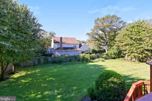 7712 Midday Ln, Alexandria VA 22306-2758 exterior