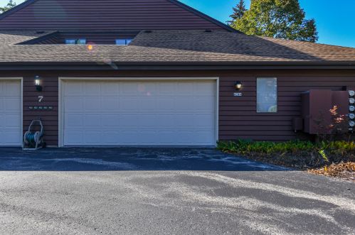 4244 Ridgewood Ln, Milwaukee WI 53221-1094 exterior