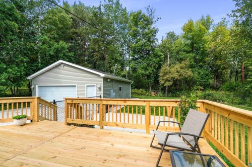 2327 Hillcrest Dr, Duluth MN 55811-3137 exterior