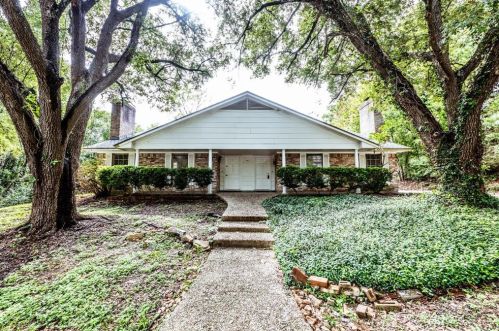 2525 Robinson Way, Huntsville TX exterior