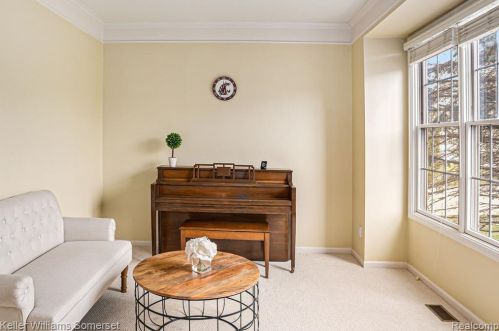 5348 Creekmonte Dr, Rochester MI 48306-4793 exterior