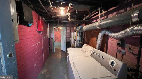 225 Cromwell Ter, Washington DC 20002-1029 exterior