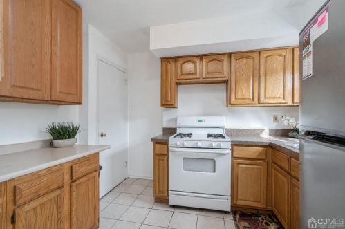 253 11th Ave, New Brunswick NJ 08904-3231 exterior