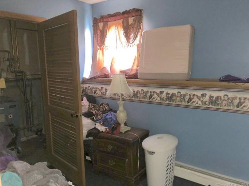 49 2 Ave, Enfield CT exterior