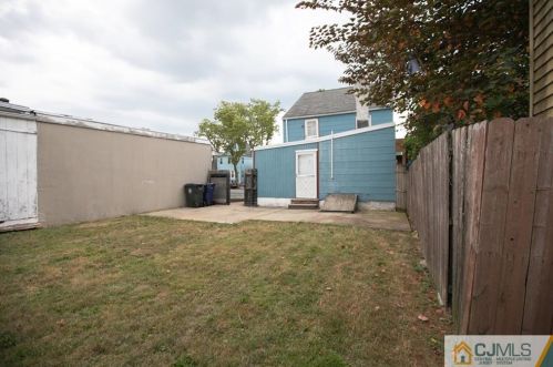 561 Groom St, Perth Amboy NJ 08861-3136 exterior