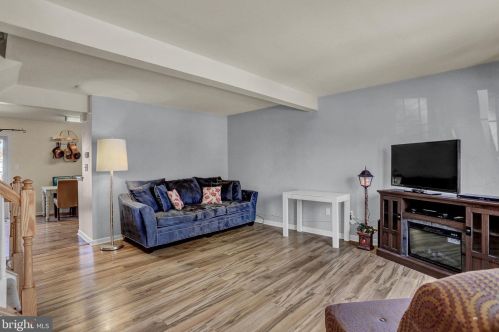 80 Frst Vw Ter, Hanover PA 17331-7449 exterior