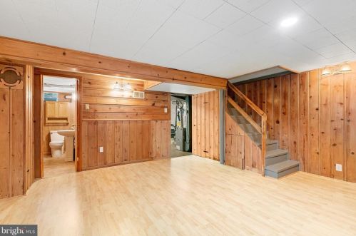 6934 Westhampton Dr, Alexandria VA 22307-1528 exterior