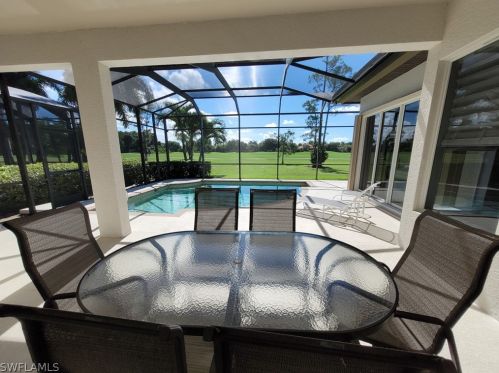 6044 Dogleg Dr, Naples FL 34113-1688 exterior