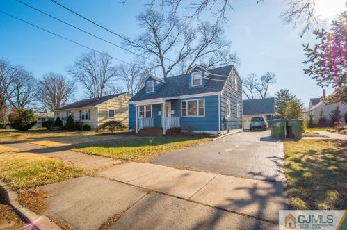 46 Apple St, Edison, NJ 08817-4242