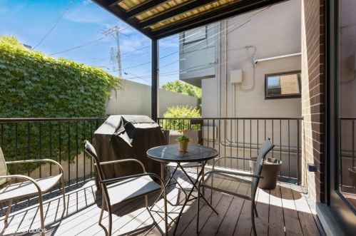 931 Wolcott Ave, Chicago IL 60612-3725 exterior