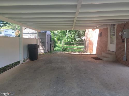 1622 Macon St, Mc Lean VA  22101-5127 exterior