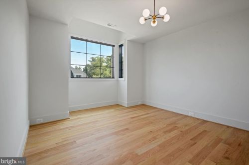 6516 Beverly Ave, Mc Lean VA 22101-5222 exterior