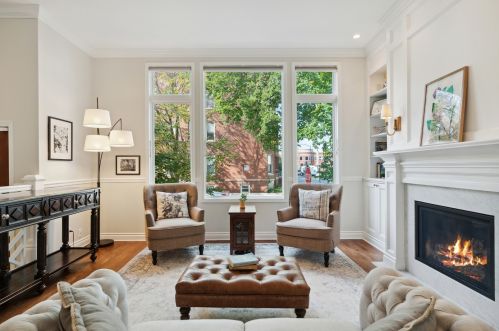 2759 Bosworth Ave, Chicago IL 60642-2341 exterior